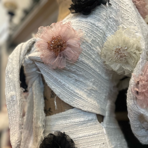 NWT Dream By Sister Jane Elegant Floral Embellished White Dress - Picture 7 of 12